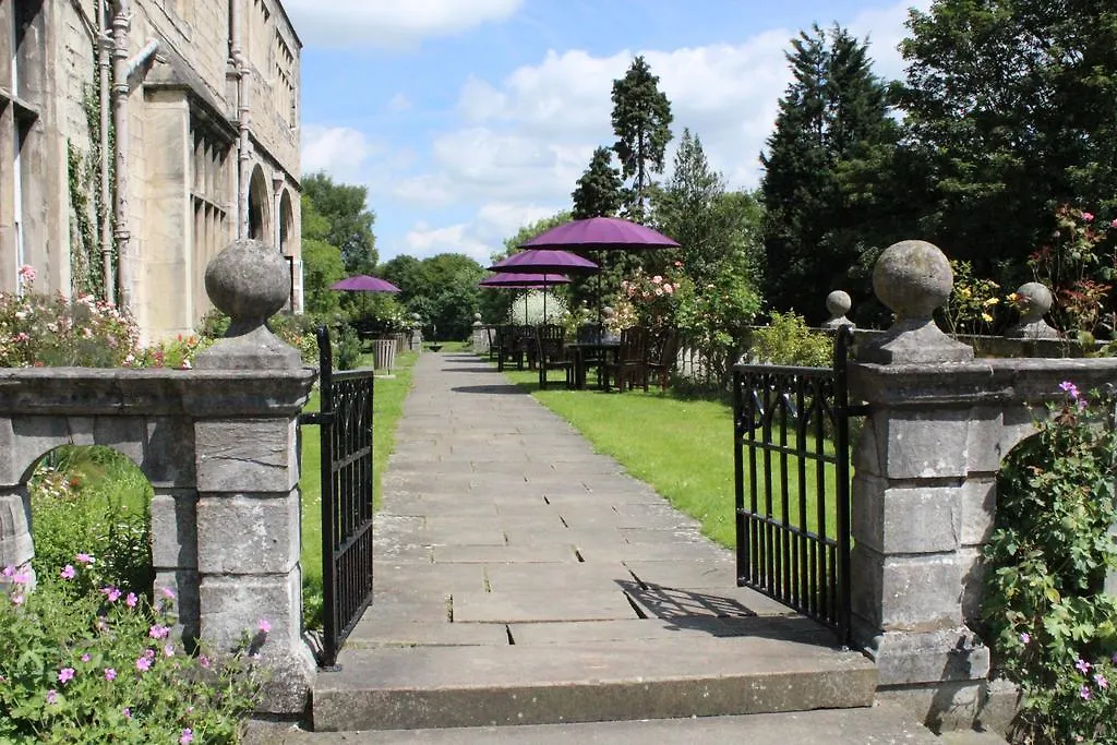 Monk Fryston Hall Hotel 3*, Monk Fryston